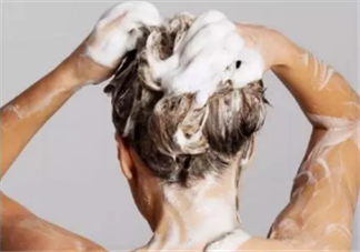 夏季坐月子期间什么时候可以洗头 这样洗更健康