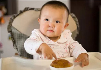 中秋节宝宝最好吃什么样的月饼 宝宝吃月饼不能和什么一起吃
