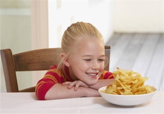 孩子偏食的危害居然这么大 怎么让孩子吃不爱的菜