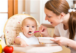 宝宝辅食有讲究 不同时期的宝宝辅食如何挑选