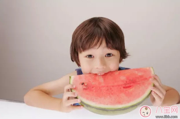 <a href=/tag/baobao/ target=_blank class=infotextkey>宝宝</a><a href=/tag/shime/ target=_blank class=infotextkey>什么</a>时候可以<a href=/tag/chi/ target=_blank class=infotextkey>吃</a><a href=/tag/xigua/ target=_blank class=infotextkey>西瓜</a> <a href=/tag/xiatian/ target=_blank class=infotextkey>夏天</a><a href=/tag/baobao/ target=_blank class=infotextkey>宝宝</a><a href=/tag/chi/ target=_blank class=infotextkey>吃</a><a href=/tag/xigua/ target=_blank class=infotextkey>西瓜</a><a href=/tag/zhuyi/ target=_blank class=infotextkey>注意</a>事项