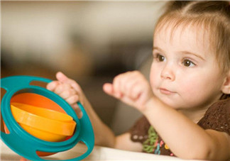 为什么要选专门的儿童餐具，给宝宝挑选餐具时要注意什么