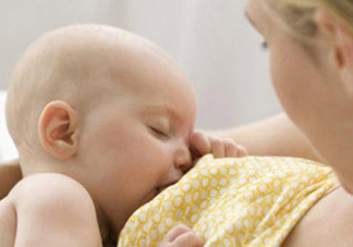 母乳喂养的好处与坏处 哺乳里的利与弊