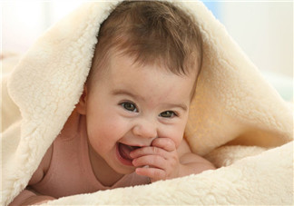宝宝微笑代表什么？宝宝微笑是智力发展的指标
