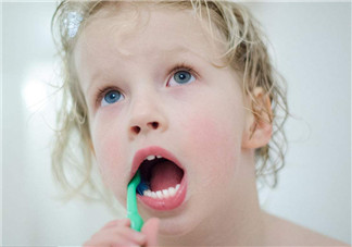 宝宝换牙期出现的状况 宝宝换牙期注意事项