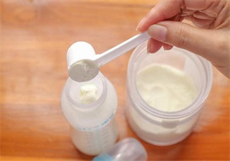 宝宝奶粉的冲泡用什么水好 不是所有的水都可以拿来冲奶粉