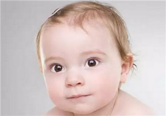 宝宝掉头发怎么办宝宝脱发怎么回事 宝宝掉头发是缺什么