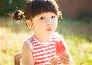 婴儿可以吃西瓜吗   多大宝宝吃西瓜没问题呢