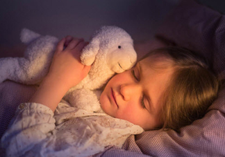 宝宝独睡要准备什么 宝宝自己一个人睡觉需要的两件东西